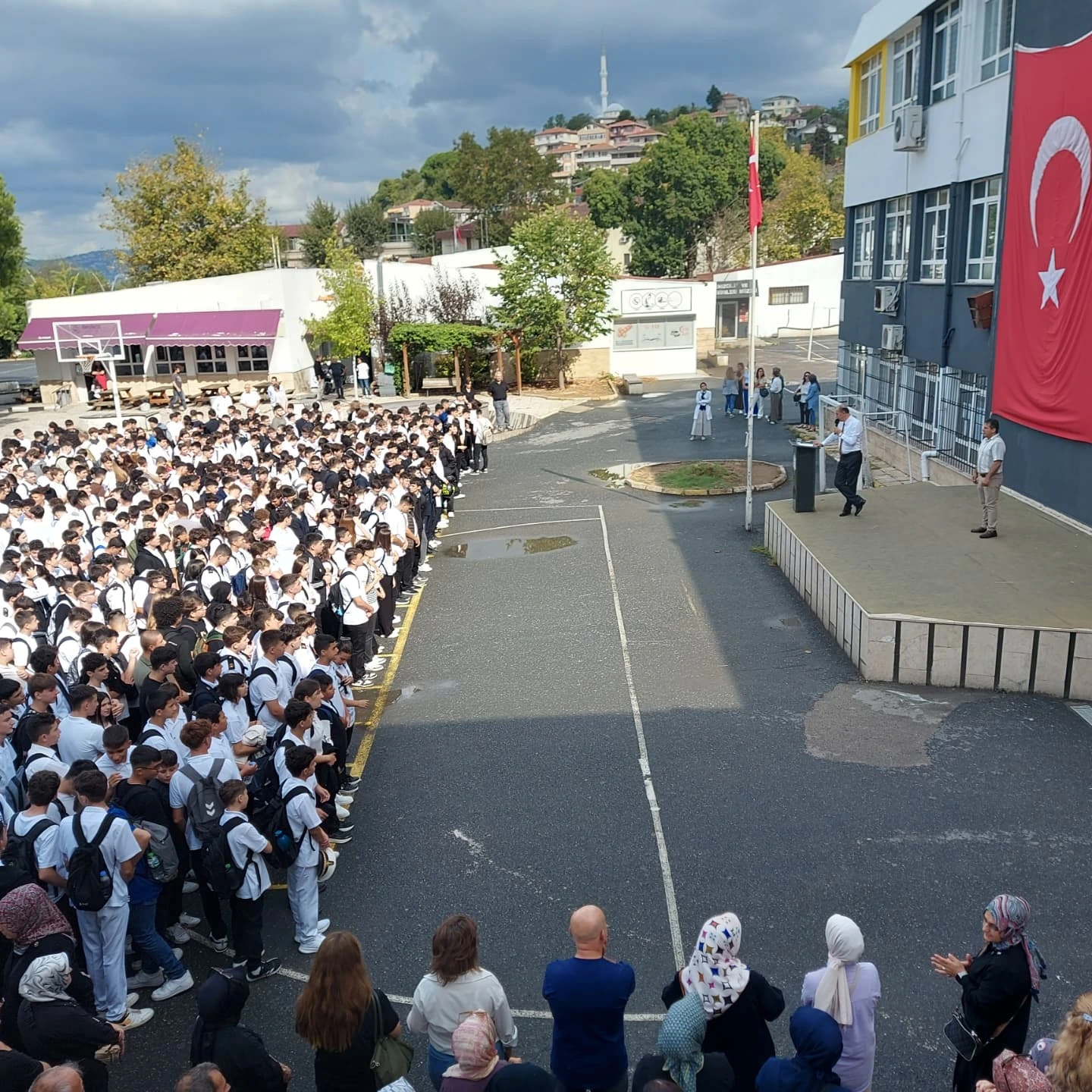 Büyük bir heyecanla eğitim- öğretime başladık.
