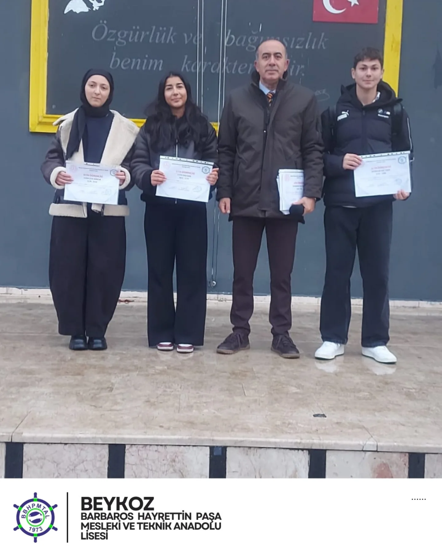 Onur Kurulumuz, diğer öğrencilere örnek olmak ve teşvik etmek amacıyla her ay düzenlene…
