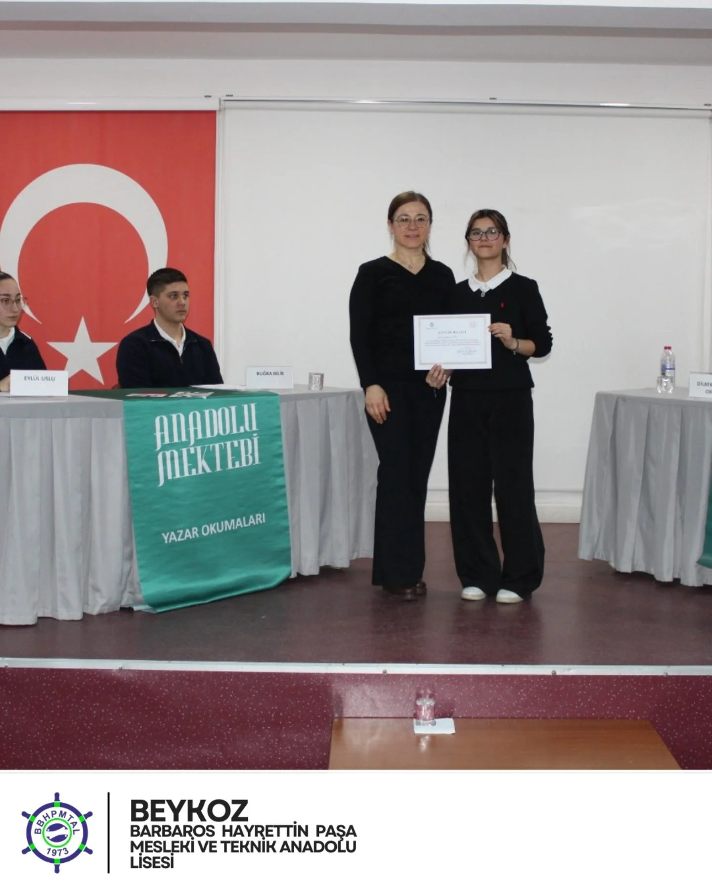 İstanbul Anadolu Mektebi Yazar Okumaları Programı kapsamında, Türk Dili ve Edebiyatı öğ…